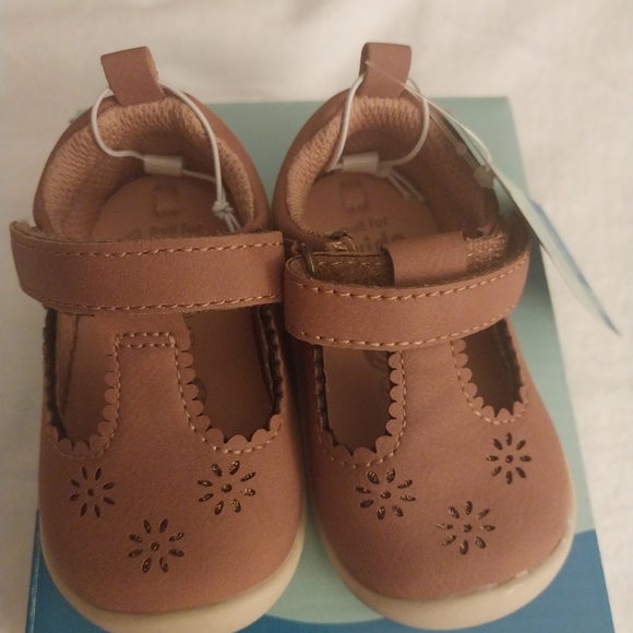 Stride Rite Other - Stride Rite 360 Brown Mary Jane Shoes with Floral Cutouts